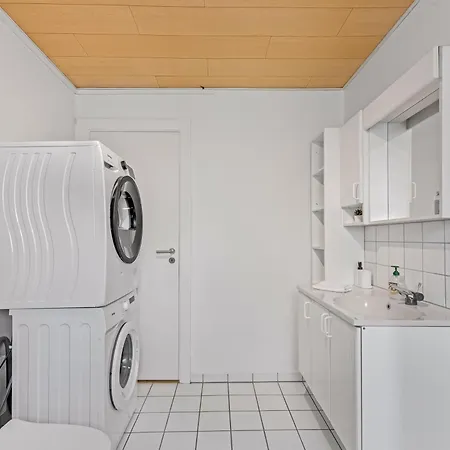 Bright And Spacious 3 Bedroom With Balcony Close To The Διαμέρισμα