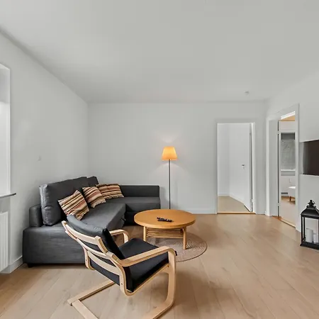 Lägenhet Bright And Spacious 3 Bedroom With Balcony Close To The