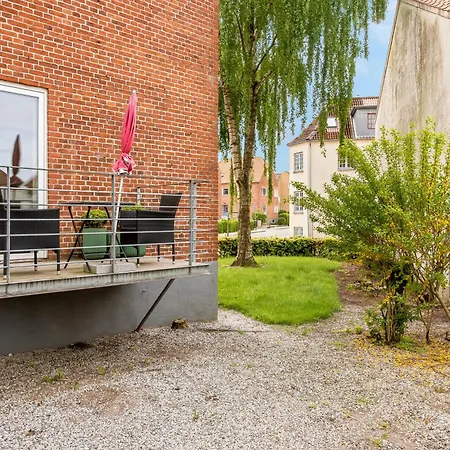 Bright And Spacious 3 Bedroom With Balcony Close To The * Aabenraa